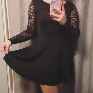 Black dress, with lace arms